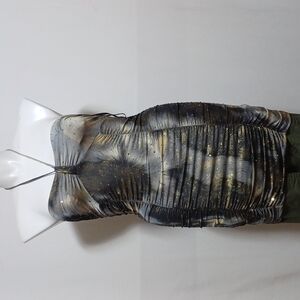 LIPSTICK DRESS SIZE SMALL IN A BEAUTIFUL BLACK AND GOLD